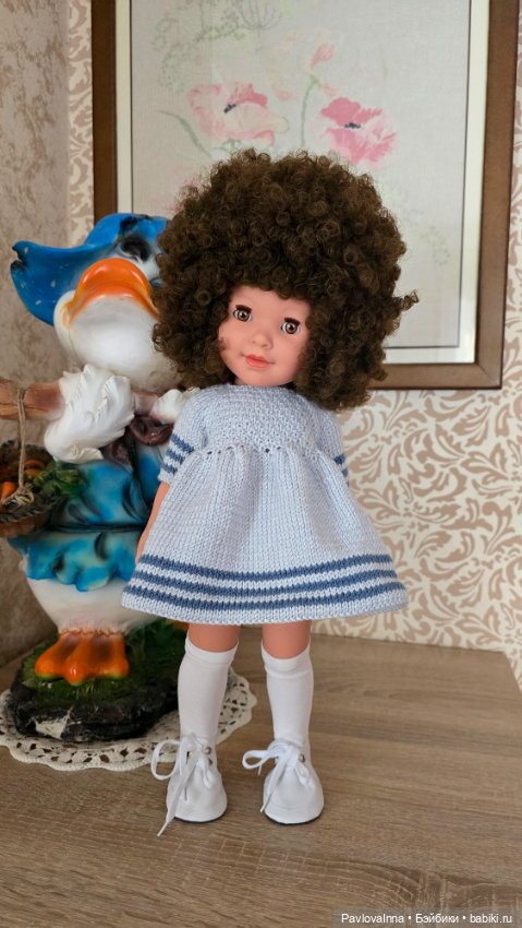 Классные вязаные платьица для кукол ростом до 50 см