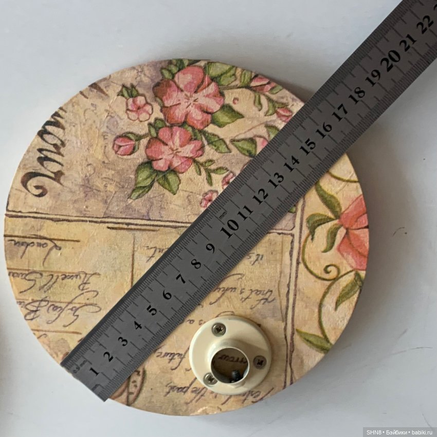 Подставка стенд для куклы до 60