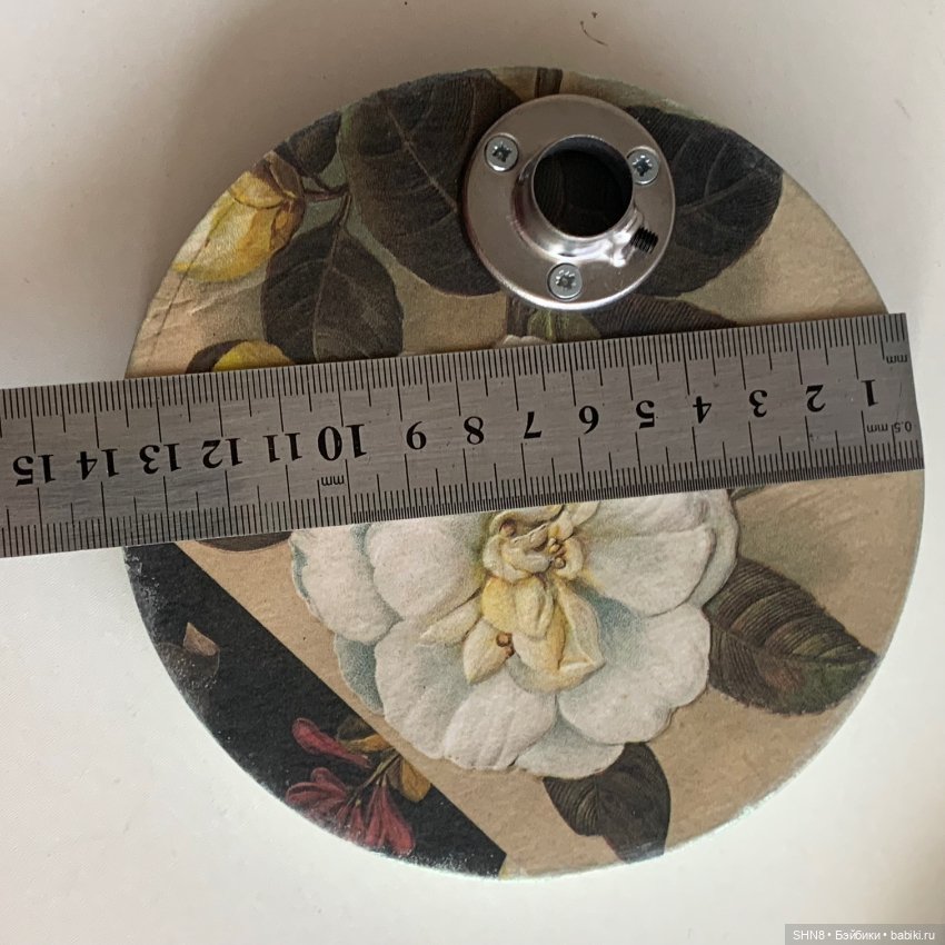 Подставка стенд для куклы до 60