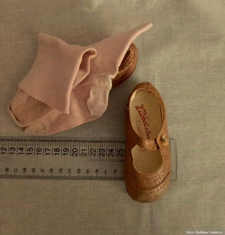 Антикварные детские туфельки (фото 7)