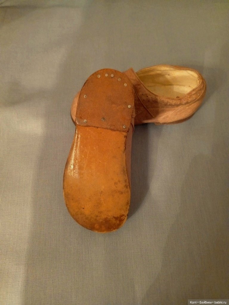 Антикварные детские туфельки (фото 5)