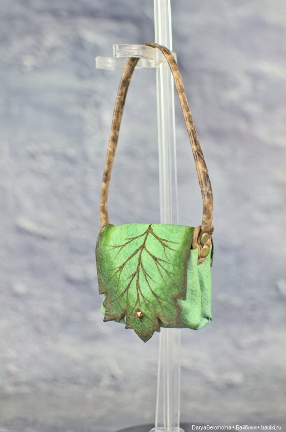 Сумка зеленая из кожи 1/6