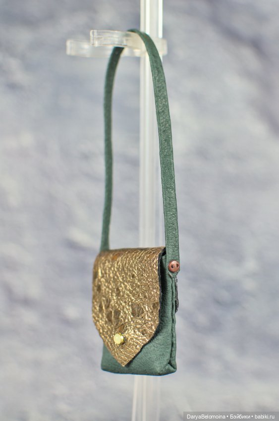 Сумочка с золотым клапаном (фото 5)