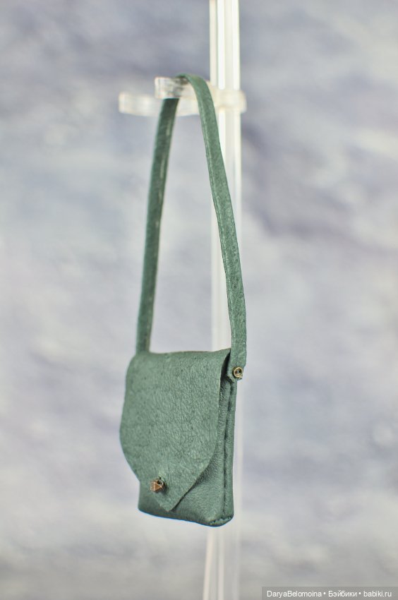 Темно-зеленая сумочка из тонкой кожи (фото 4)