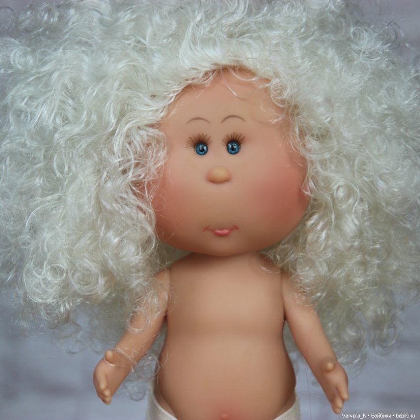 Nines D Onil Мия, платиновые кудри, 30 см (фото 2)