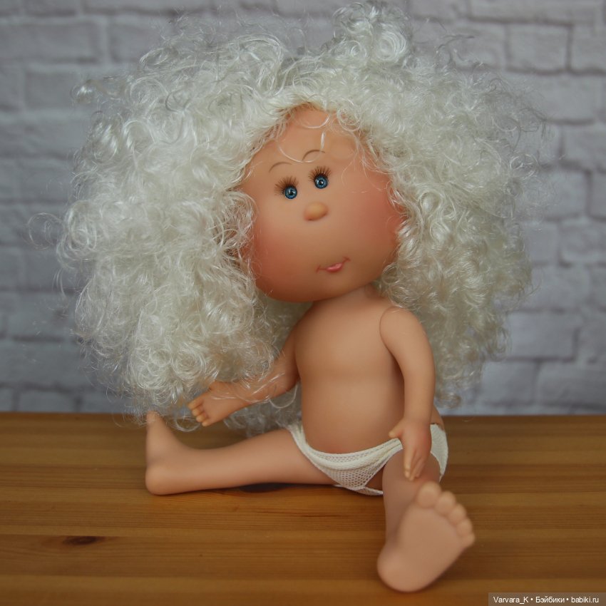 Nines D Onil Мия, платиновые кудри, 30 см (фото 7)