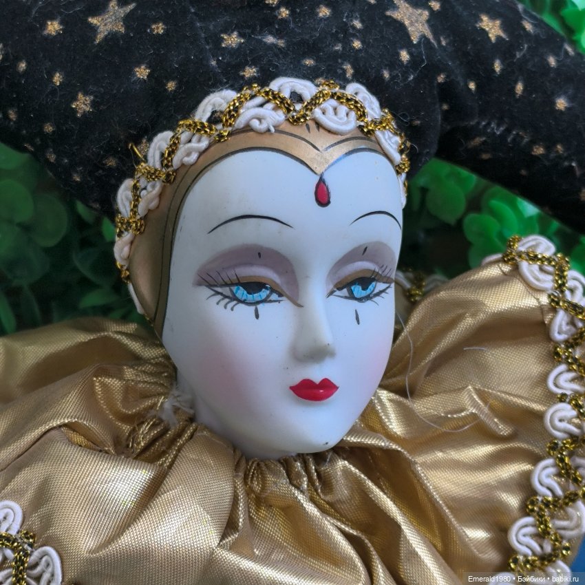 Фарфоровая кукла Венецианский паяц (фото 3)