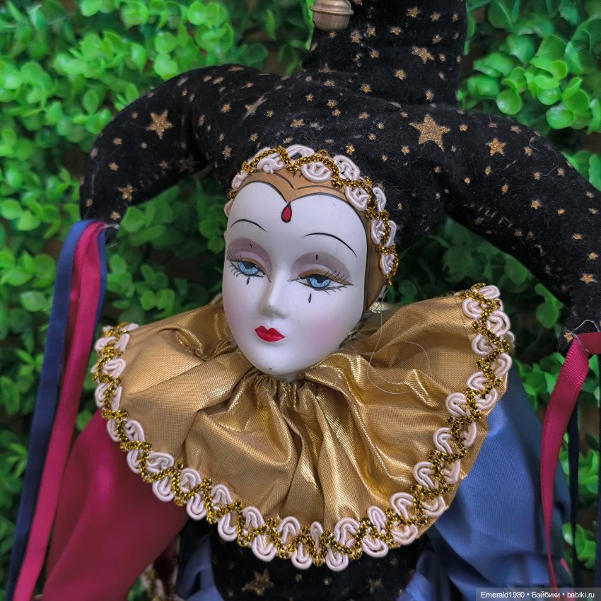 Фарфоровая кукла Венецианский паяц (фото 6)