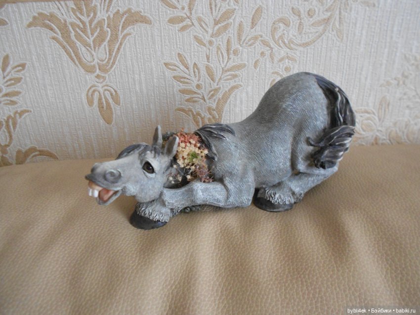 Забавная лошадка — Статуэтки