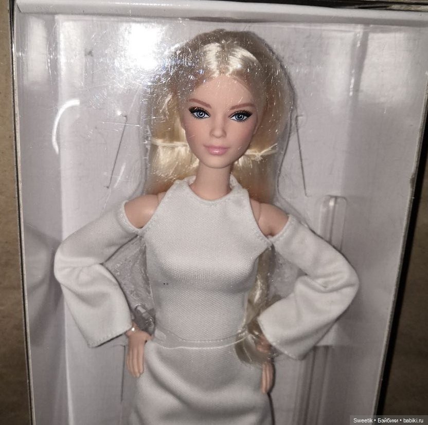 Кукла Barbie Looks #6 — Игровые куклы (фото 2)