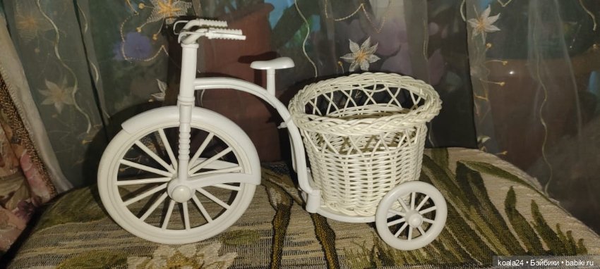 Велосипед с плетёной корзиной для кукол и декора (2)