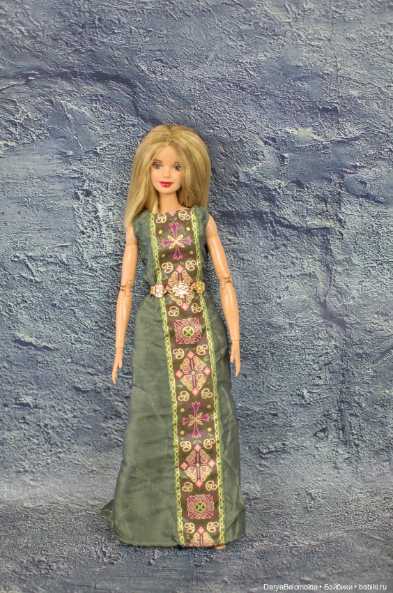 Платье от Барби Принцесса Ирландии (Barbie Princess of Ireland) (фото 2)