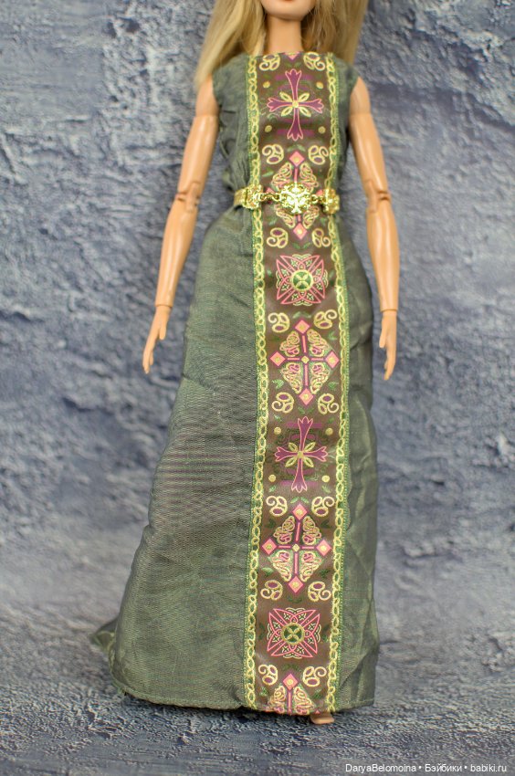 Платье от Барби Принцесса Ирландии (Barbie Princess of Ireland) (фото 3)
