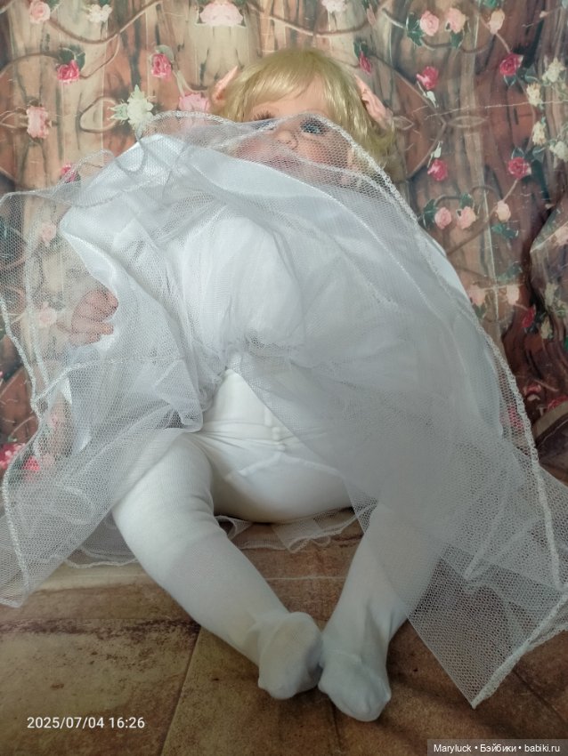 Синеглазая прелесть "Touch Down" от Fayzah Spanos (фото 5)