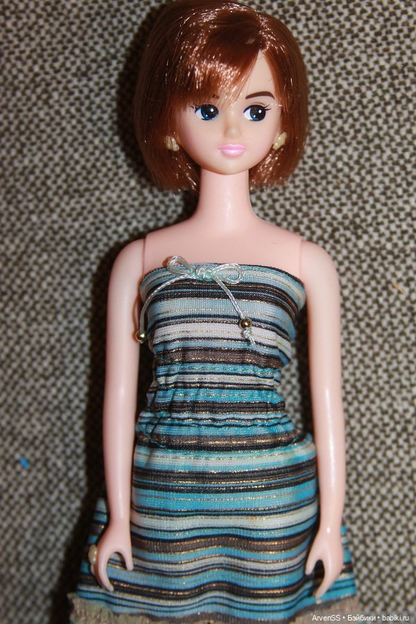 Винтажная подружка Дженни Кисара