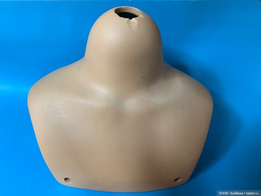 Грудная пластина для фарфоровой куклы