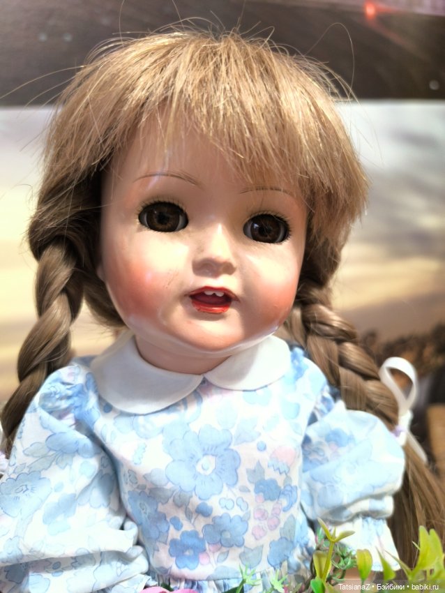 Красивая девочка на тодлер теле