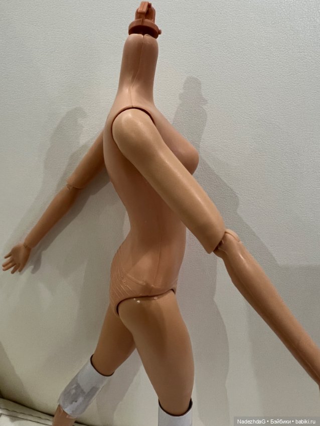 Тело Барби Марго в комбинезоне (фото 10)