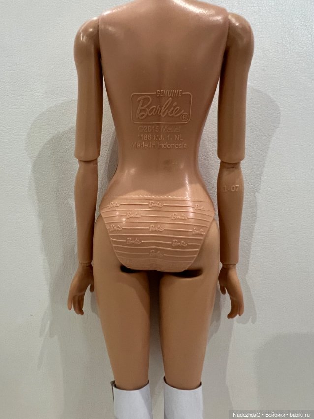 Тело Барби Марго в комбинезоне (фото 7)