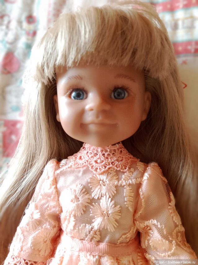 Ириска Паола Рейна в платье (фото 7)