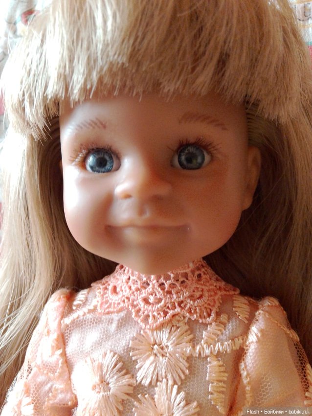 Ириска Паола Рейна в платье (фото 8)