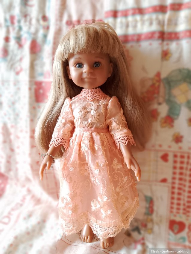 Ириска Паола Рейна в платье (фото 6)