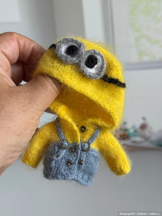 Два аутфита миньоны на об 11