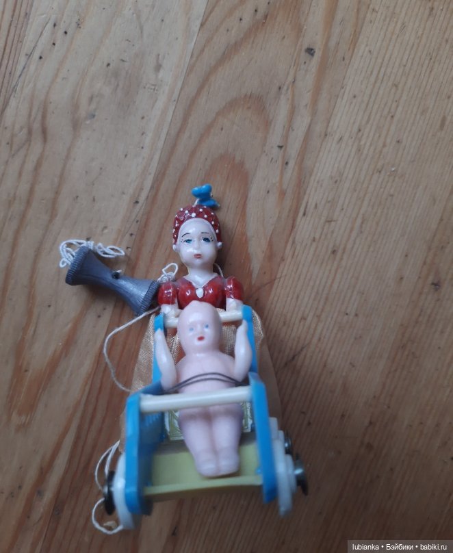 Дама с коляской — Антикварные игрушки (фото 6)