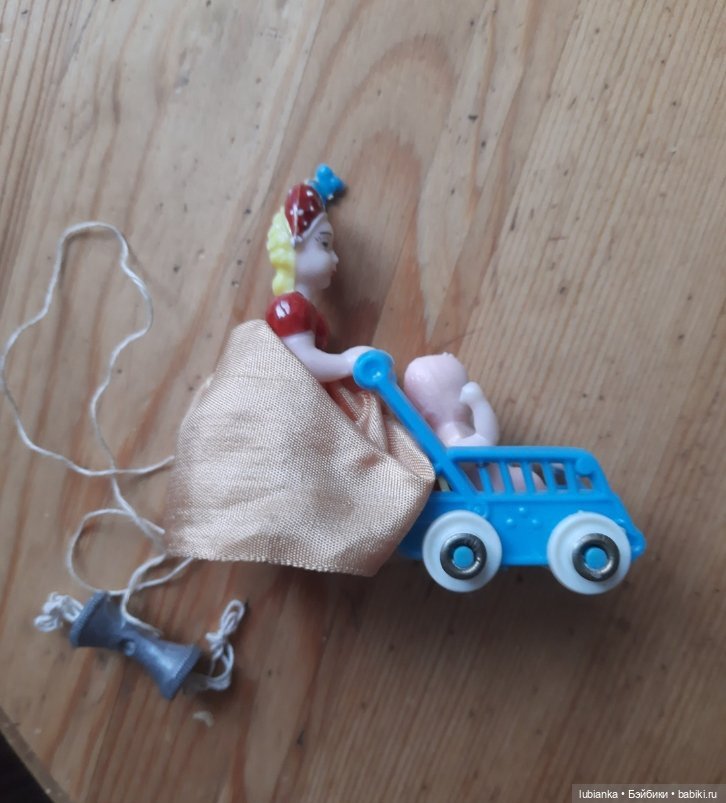 Дама с коляской — Антикварные игрушки (фото 5)