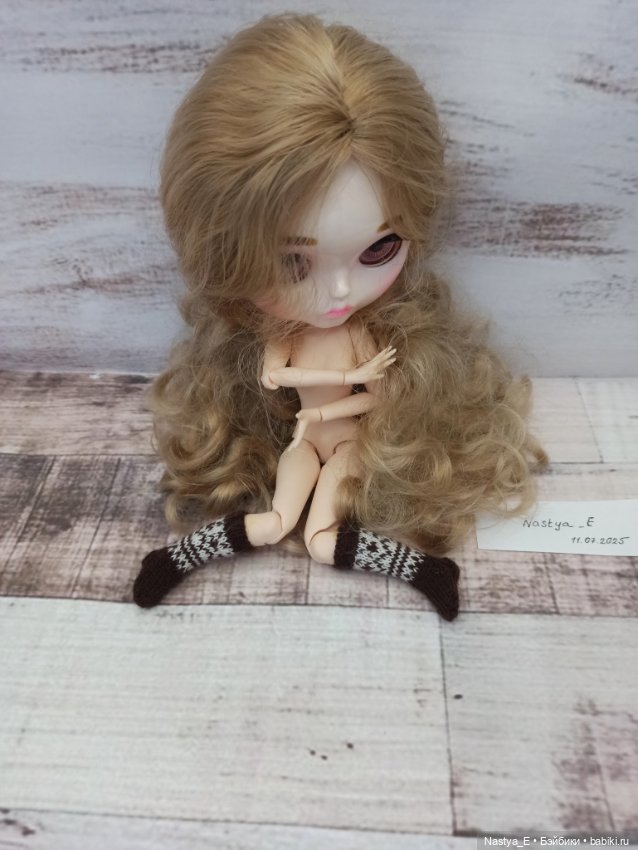 Вязаные носочки для кукол Блайз