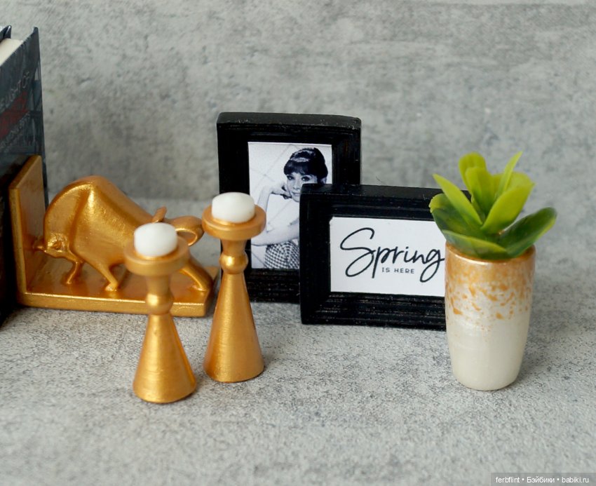 Набор для стеллажа №10 в масштабе 1:6 (фото 2)