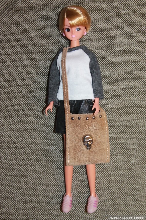 Редкая тановая Ликка-старшеклассница компании Такара