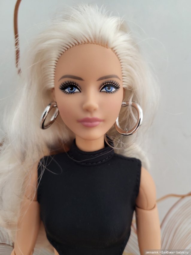 Barbie basic — Игровые куклы
