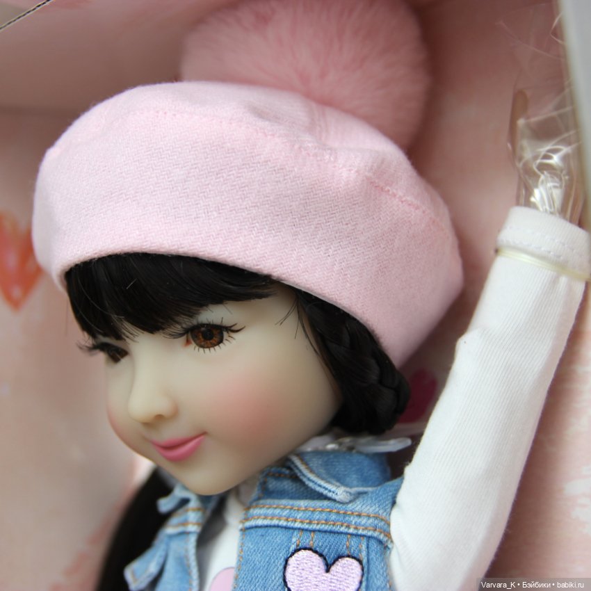 Ruby Red шарнирная кукла Лила, 37 см (фото 8)
