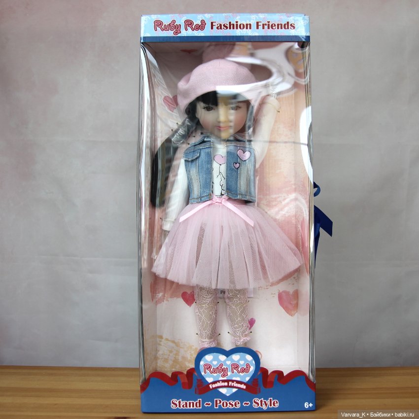 Ruby Red шарнирная кукла Лила, 37 см