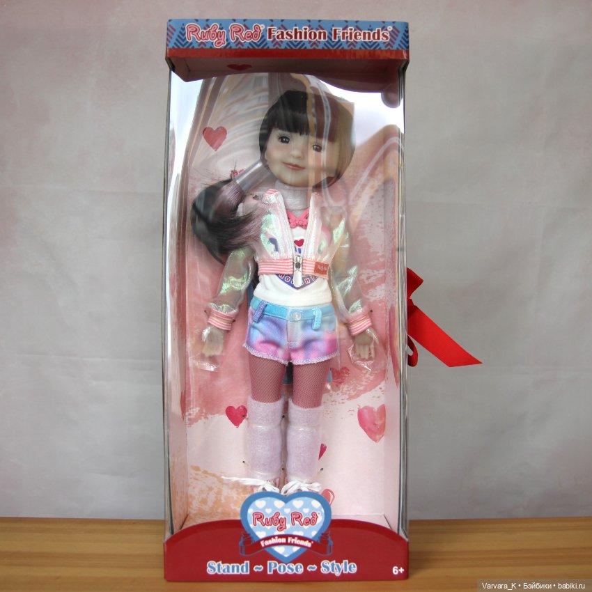 Ruby Red шарнирная Кукла Ханна, 37 см
