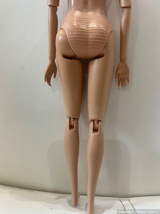 Тело Барби Марго на роликах (фото 7)