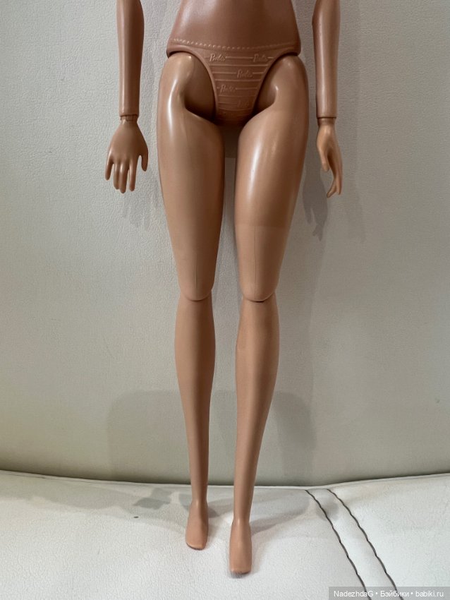 Тело Барби Марго на роликах (фото 3)