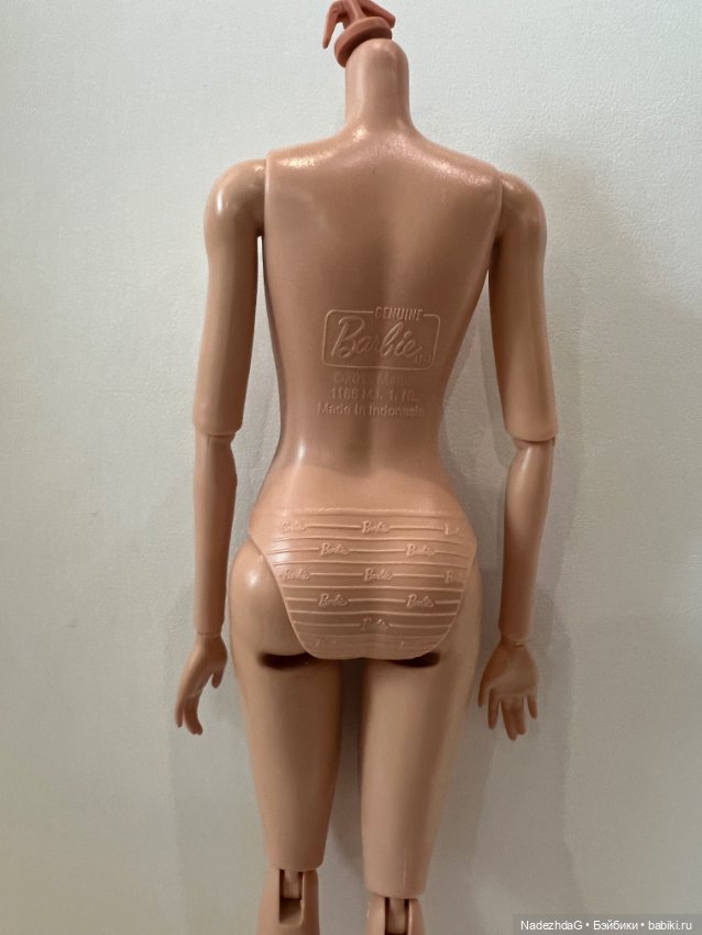 Тело Барби Марго на роликах (фото 8)