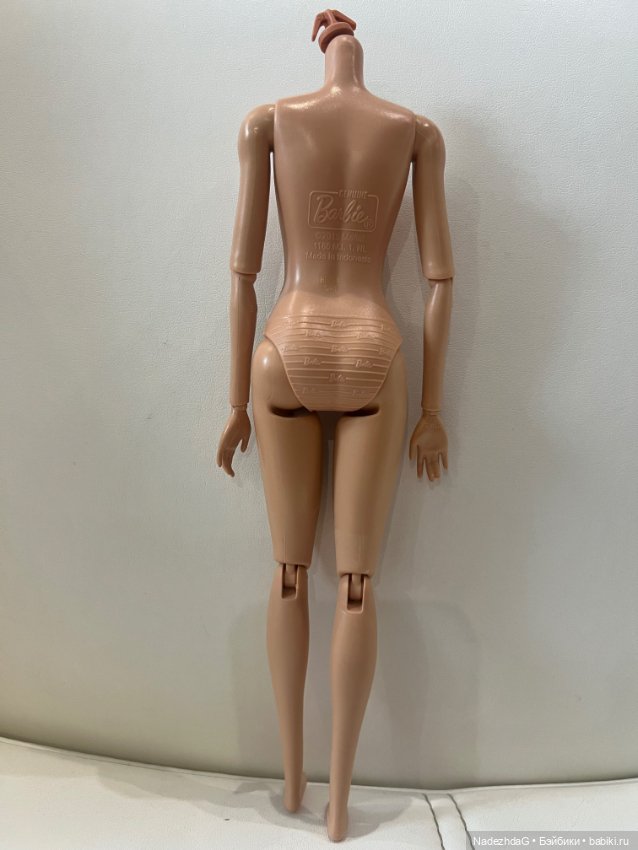 Тело Барби Марго на роликах (фото 6)