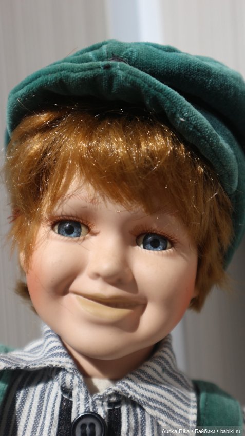 Фарфоровый мальчишка улыбашка (фото 7)