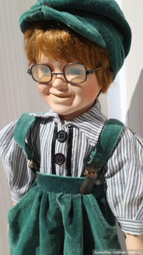 Фарфоровый мальчишка улыбашка (фото 5)