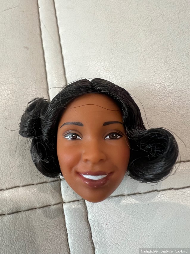 Голова Барби Бесси Колман