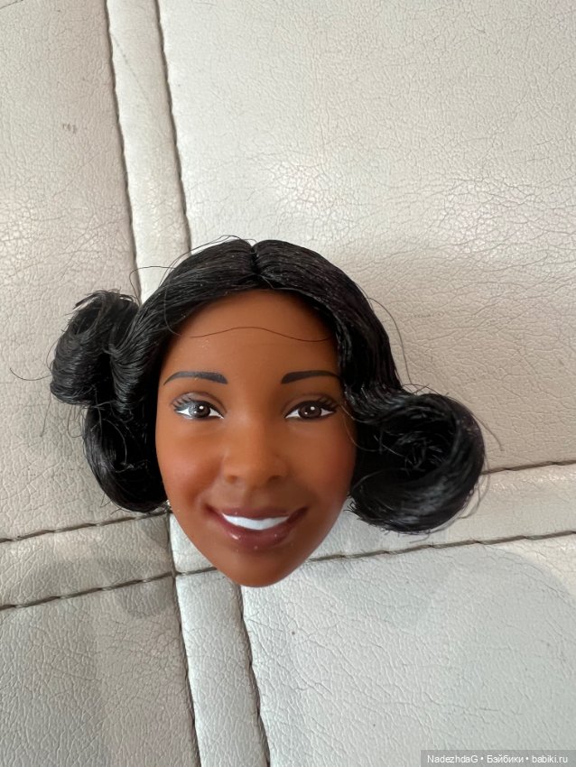 Голова Барби Бесси Колман