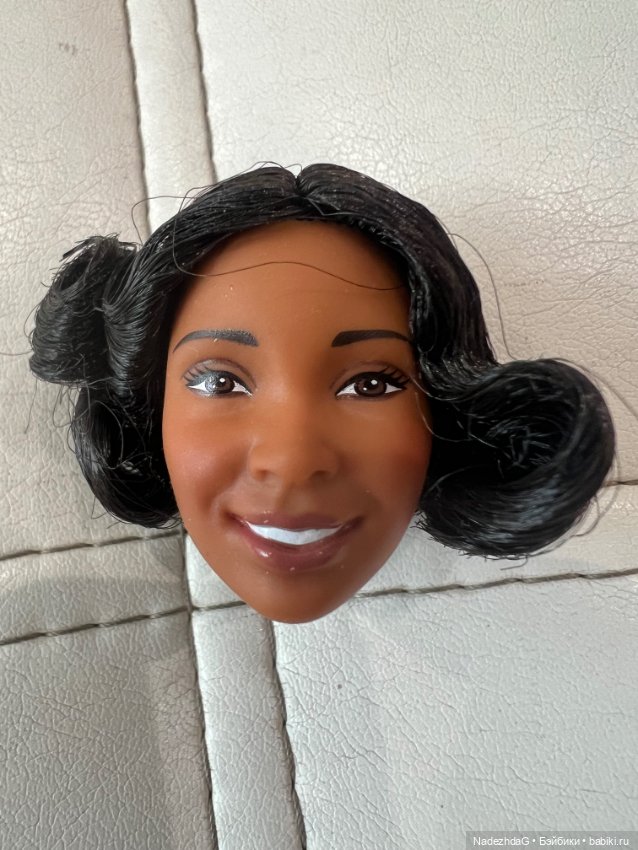 Голова Барби Бесси Колман