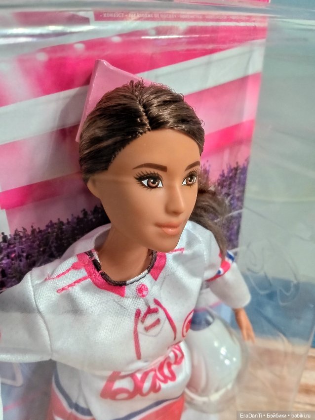 2021 Barbie You Can Be Anything Hockey Player (HFG74) (фото 6)