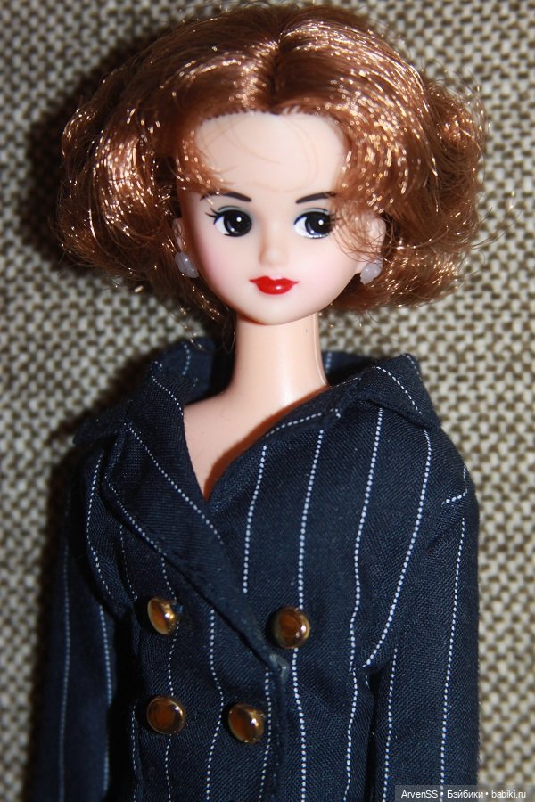 Винтажная подружка Дженни Кисара