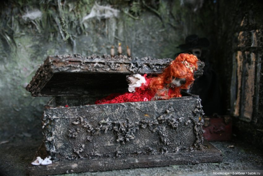 Спальня вампирши — Домики для кукол (фото 4)