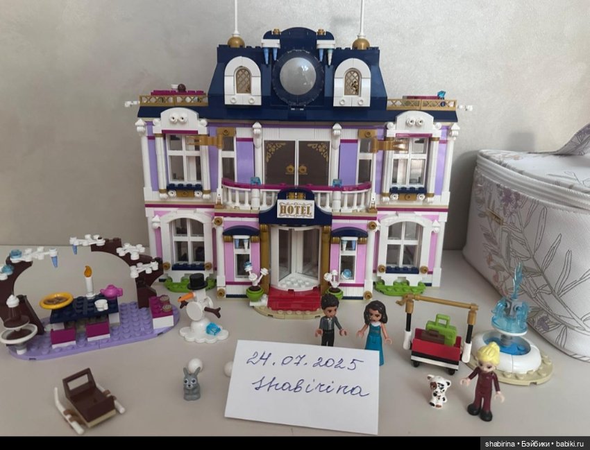 Лего собранное отель — Домики для кукол