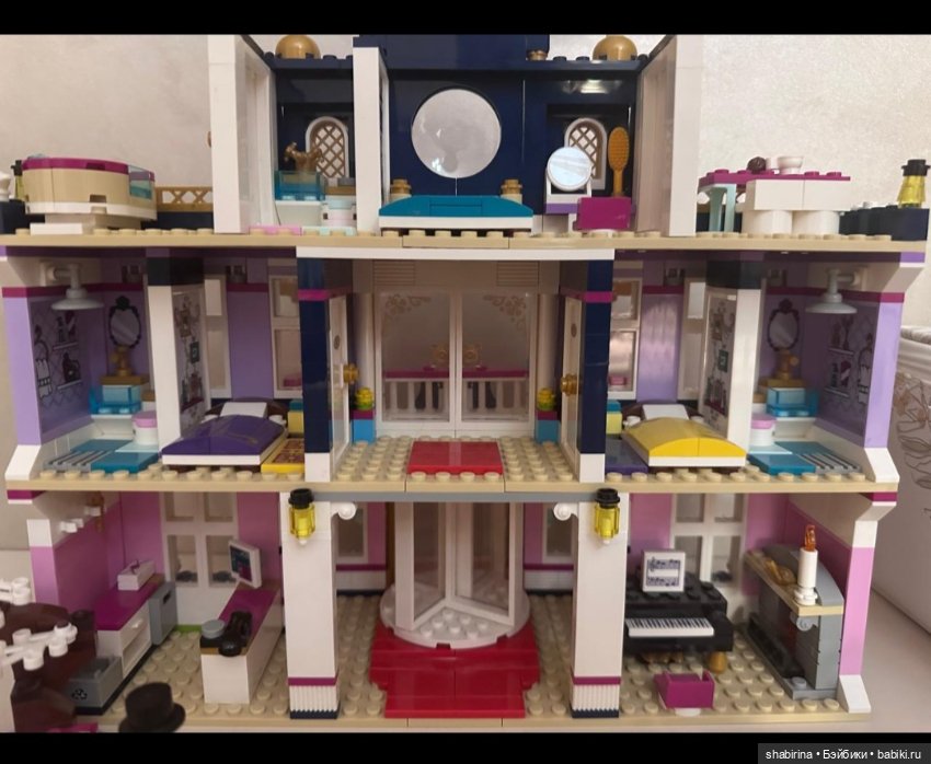 Лего собранное отель — Домики для кукол (фото 2)